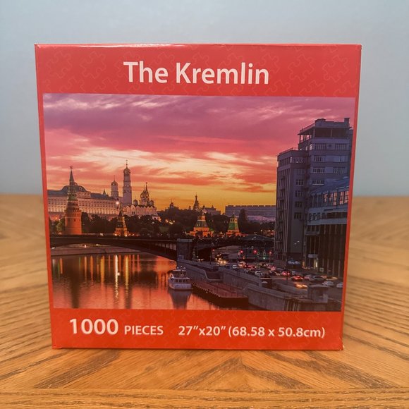 The Kremlin Jigsaw Puzzle 1000 Piece Puzzle 27 x 20 Inches - Picture 2 of 5